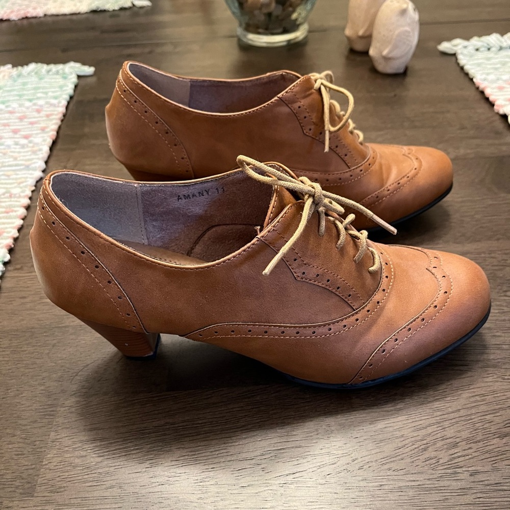 Refresh Women Leatherette Lace up Oxford Chunky Heel Bootie